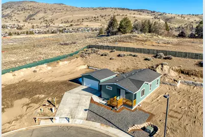 5636 Edith Way #01600, Klamath Falls, OR 97603 - Photo 2