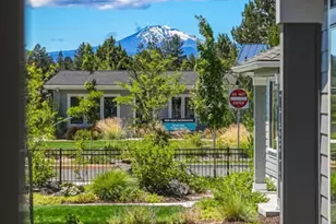 20892 SE Caldera Dr, Bend, OR 97702 - Photo 2