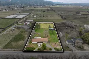 4269 Grant Rd, Central Point, OR 97502 - Photo 2