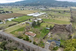 4269 Grant Rd, Central Point, OR 97502 - Photo 38