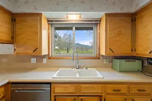 4269 Grant Rd, Central Point, OR 97502 - Photo 16