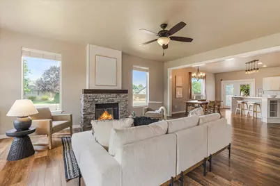 2228 NW 22nd Street, Redmond, OR 97756 - Photo 4