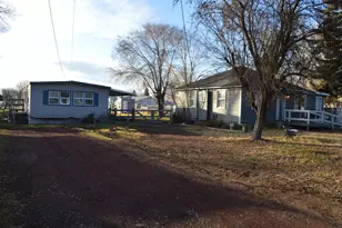 2506 Homedale Rd, Klamath Falls, OR 97603 - Photo 2