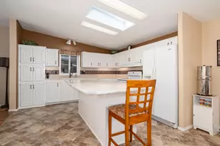 3955 S Stage Rd, Medford, OR 97501 - Photo 8