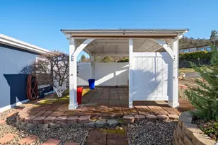 3955 S Stage Rd, Medford, OR 97501 - Photo 6