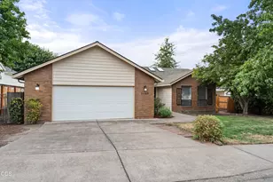 2660 Wilkshire Dr, Medford, OR 97504 - Photo 4
