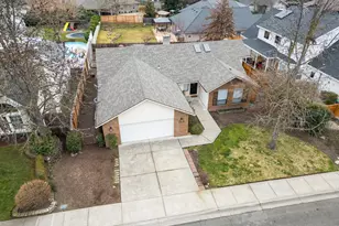2660 Wilkshire Dr, Medford, OR 97504 - Photo 36