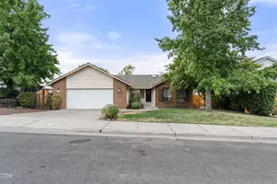 2660 Wilkshire Dr, Medford, OR 97504 - Photo 2