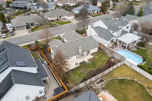 2660 Wilkshire Dr, Medford, OR 97504 - Photo 14