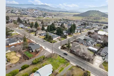 3402 Lone Pine Road, Medford, OR 97504 - Photo 38