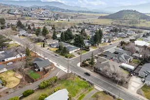 3402 Lone Pine Rd, Medford, OR 97504 - Photo 38