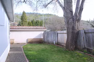 20055 Hwy 62, Shady Cove, OR 97539 - Photo 26