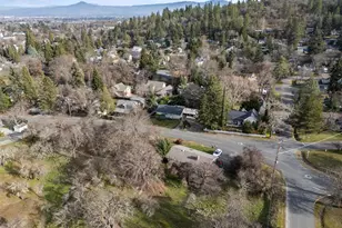 535 Applegate St, Jacksonville, OR 97530 - Photo 32