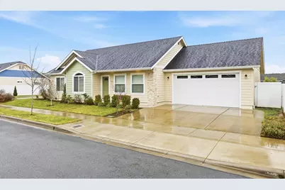 954 SW Blackberry Lane, Grants Pass, OR 97527 - Photo 2