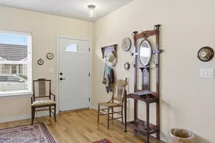 954 SW Blackberry Ln, Grants Pass, OR 97527 - Photo 4