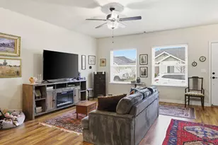 954 SW Blackberry Ln, Grants Pass, OR 97527 - Photo 6