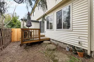 483 Tulipan Way, Talent, OR 97540 - Photo 26