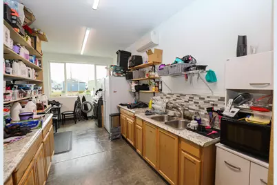 135 NE Mill Street, Grants Pass, OR 97526 - Photo 24