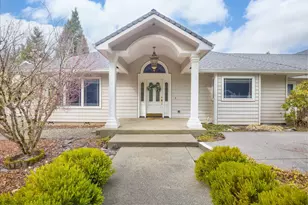 353 Hixson Dr, Grants Pass, OR 97526 - Photo 4