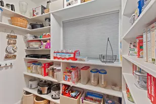 353 Hixson Dr, Grants Pass, OR 97526 - Photo 30