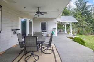 353 Hixson Dr, Grants Pass, OR 97526 - Photo 50