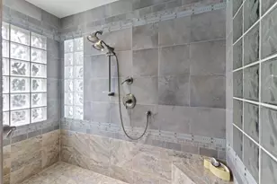 353 Hixson Dr, Grants Pass, OR 97526 - Photo 16