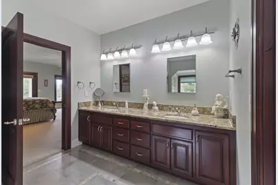 353 Hixson Drive, Grants Pass, OR 97526 - Photo 14