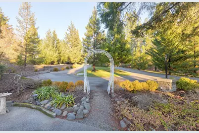 353 Hixson Drive, Grants Pass, OR 97526 - Photo 76