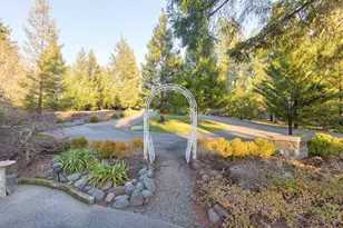 353 Hixson Dr, Grants Pass, OR 97526 - Photo 76