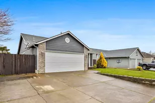 4851 Saunter Loop NE, Salem, OR 97305 - Photo 2