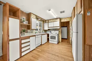 340 Taylor Ave, Talent, OR 97540 - Photo 8