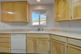 417 Crystal Dr, Eagle Point, OR 97524 - Photo 14