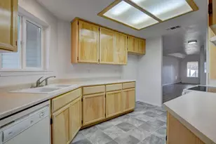 417 Crystal Dr, Eagle Point, OR 97524 - Photo 12