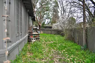 10585 Blackwell Rd, Central Point, OR 97502 - Photo 2