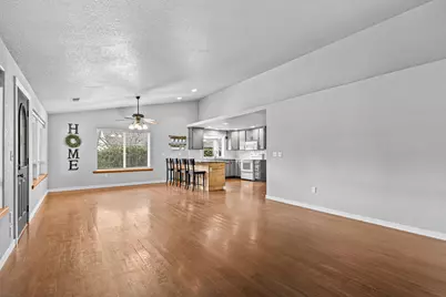 388 Crystal Drive, Eagle Point, OR 97524 - Photo 6