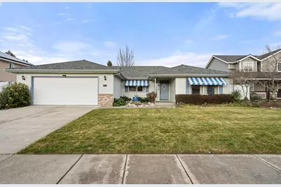 802 Brandon Street, Central Point, OR 97502 - Photo 1