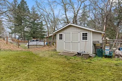 262 Lathrop Lane, Grants Pass, OR 97526 - Photo 30