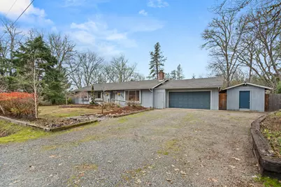 262 Lathrop Lane, Grants Pass, OR 97526 - Photo 2