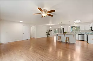 262 Lathrop Ln, Grants Pass, OR 97526 - Photo 12