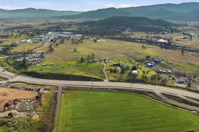 7505 Blackwell Road, Central Point, OR 97502 - Photo 10