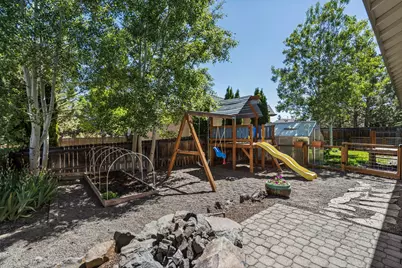 301 SE Springer Court, Bend, OR 97702 - Photo 32
