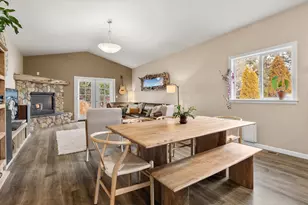 301 SE Springer Ct, Bend, OR 97702 - Photo 8