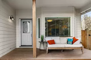 301 SE Springer Ct, Bend, OR 97702 - Photo 2