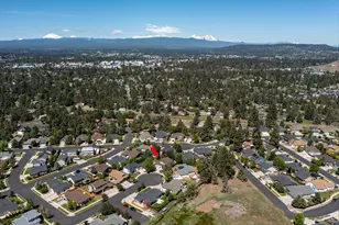 301 SE Springer Ct, Bend, OR 97702 - Photo 42