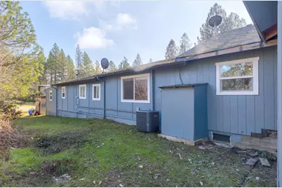 5001 Azalea Drive, Grants Pass, OR 97526 - Photo 6