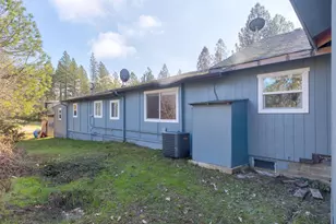 5001 Azalea Dr, Grants Pass, OR 97526 - Photo 6
