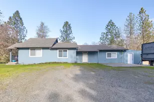 5001 Azalea Dr, Grants Pass, OR 97526 - Photo 2