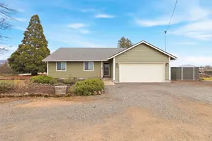 6937 Lakeview Dr, Central Point, OR 97502 - Photo 1
