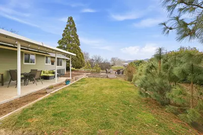 6937 Lakeview Drive, Central Point, OR 97502 - Photo 28