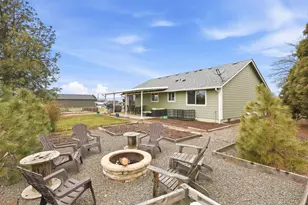 6937 Lakeview Dr, Central Point, OR 97502 - Photo 30